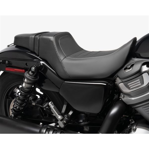 Harley-Davidson dvoumístné sedlo Switchback – Černá – 52000655A