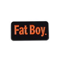 Odznak Harley-Davidson Fat Boy – 2,5 cm – Černá/Oranžová – 682608017743