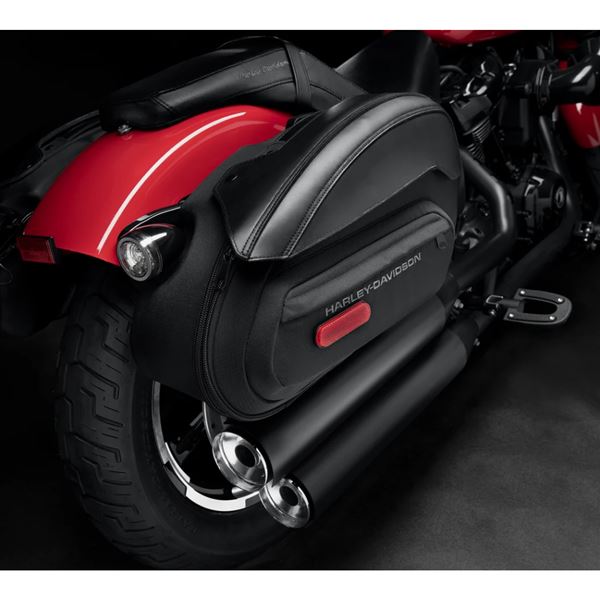 Harley-Davidson Overwatch Quick-Release Saddlebags (90202332)